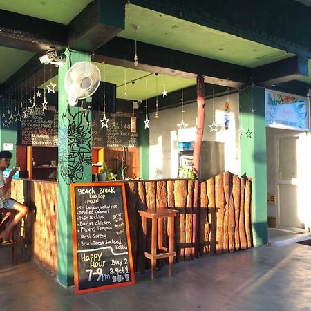 Beach Break Surf Hostel فيليغاما المظهر الخارجي الصورة