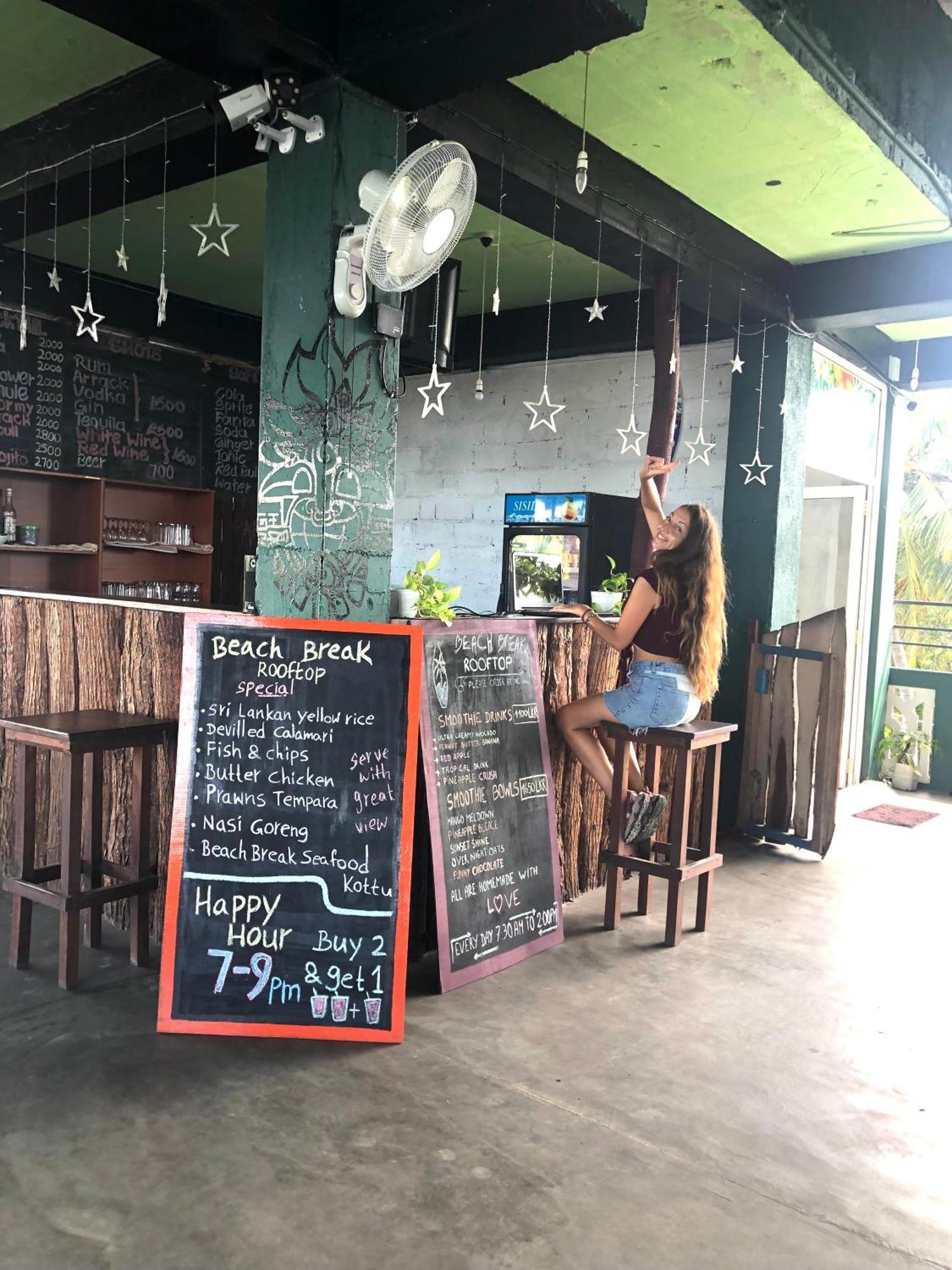 Beach Break Surf Hostel فيليغاما المظهر الخارجي الصورة