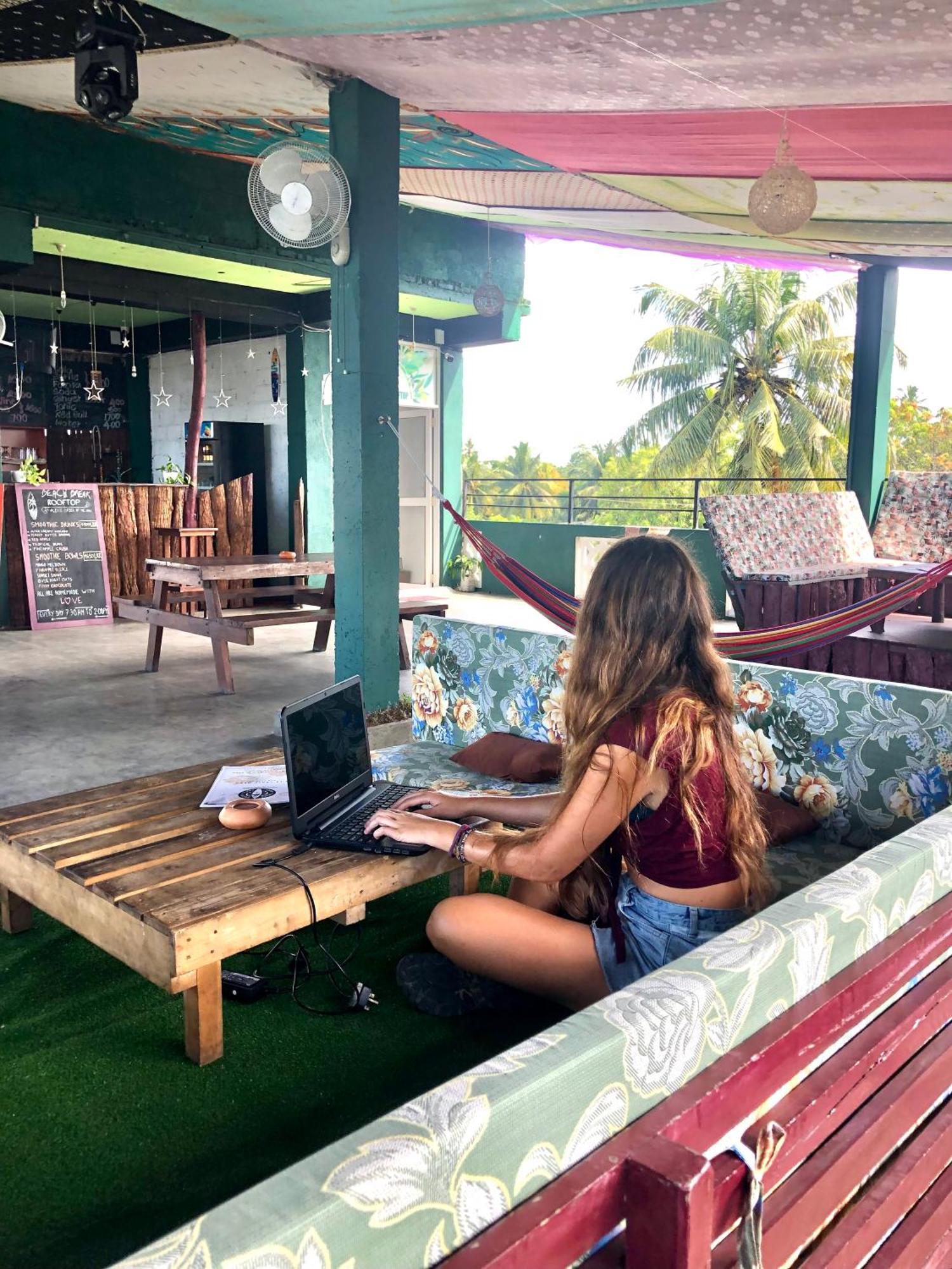 Beach Break Surf Hostel فيليغاما المظهر الخارجي الصورة