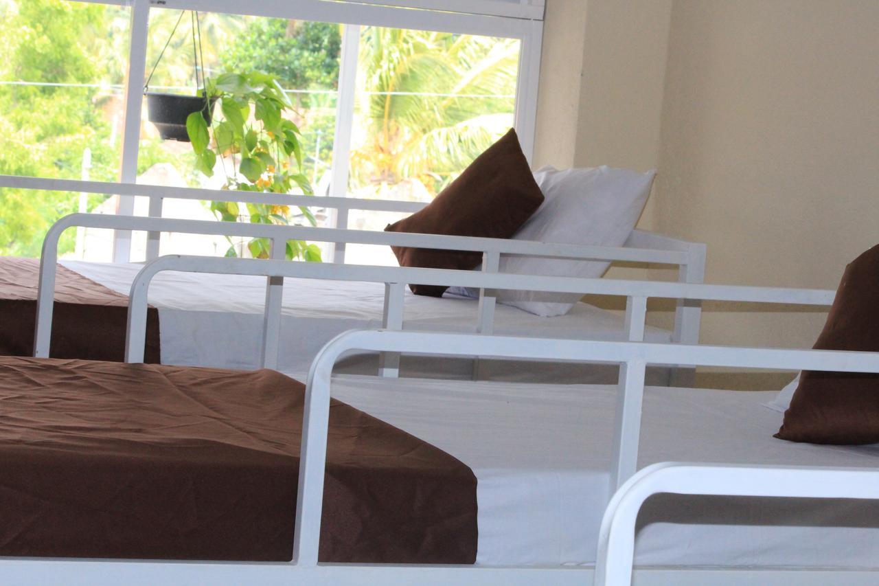 Beach Break Surf Hostel فيليغاما المظهر الخارجي الصورة